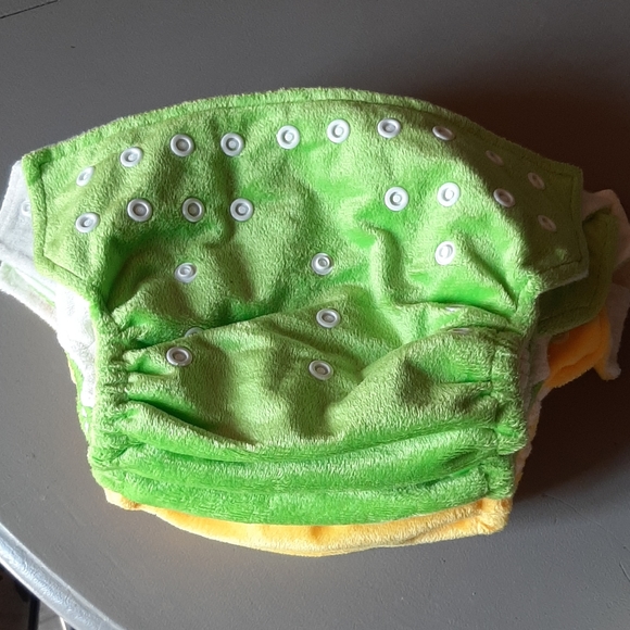 **SOLD** Giggle Life cloth diapers - Picture 2 of 8